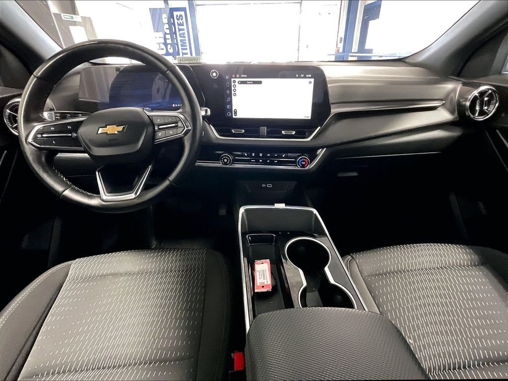 Used 2025 Sterling Gray Metallic Chevrolet LT image 21