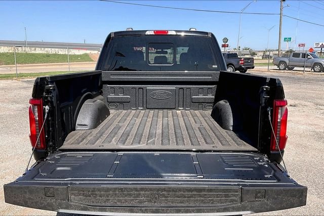 New 2026 Agate Black Metallic Ford XLT image 14