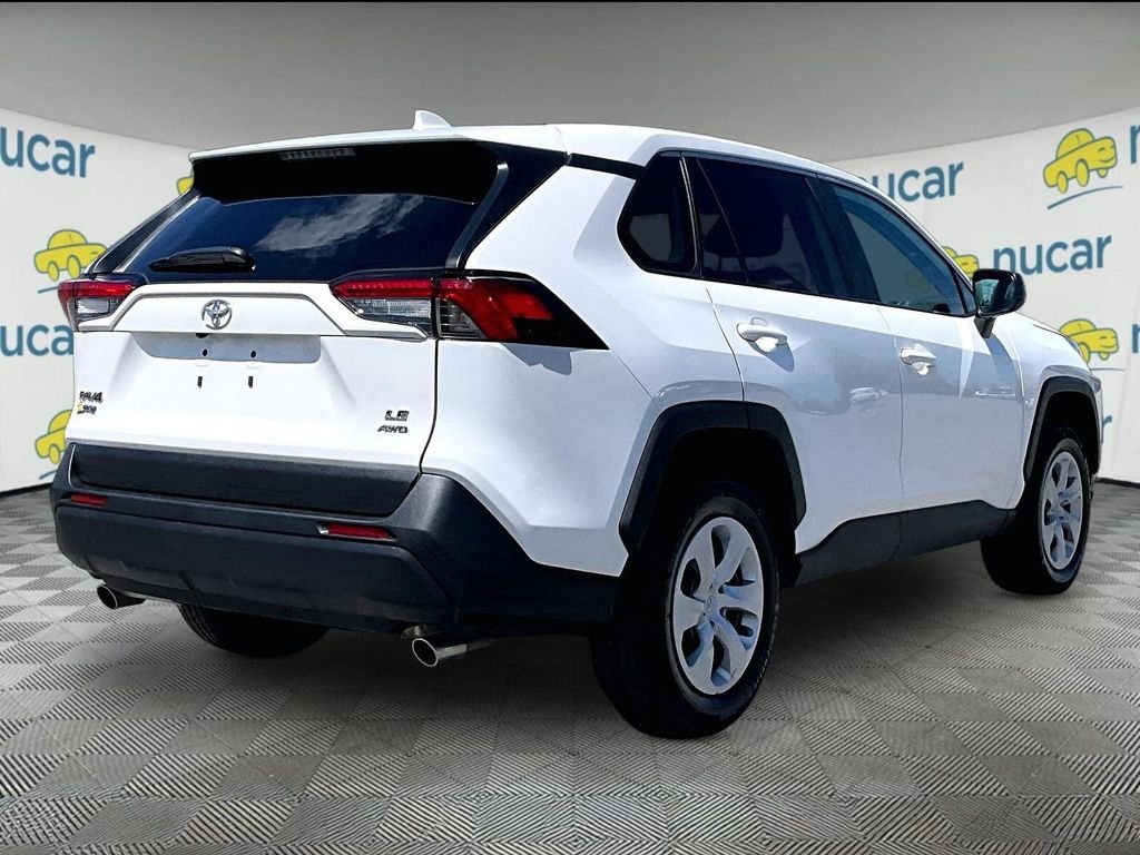 Used 2025 Ice Toyota LE image 6