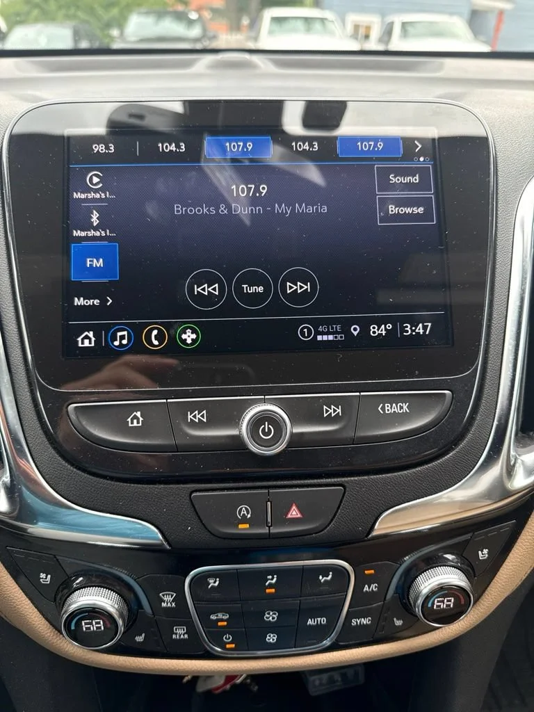 Used 2024 Iridescent Pearl Tricoat Chevrolet Premier image 12