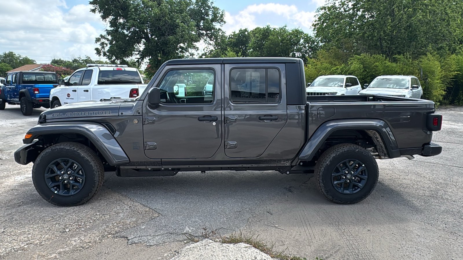 New 2026 Granite Crystal Metallic Clear-Coat Exterior Paint Jeep 85th Anniversary Edition image 8