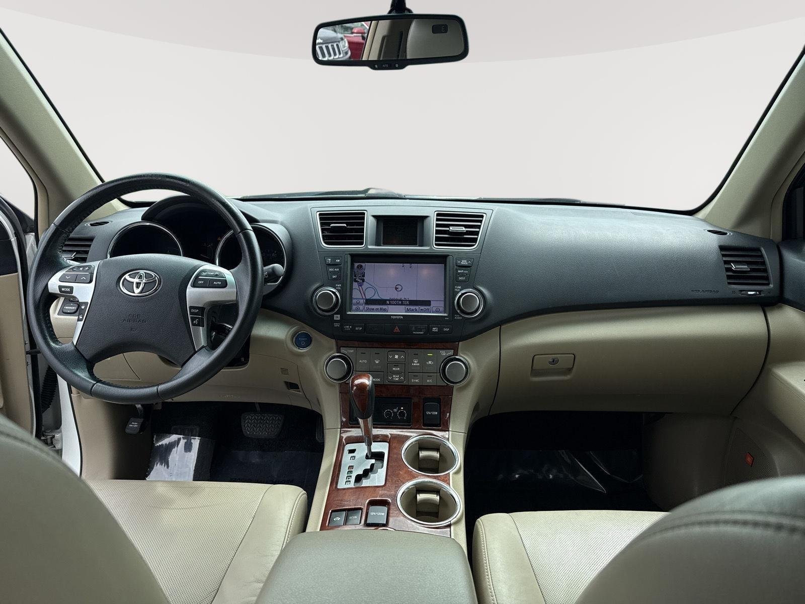 Used 2012 Blizzard Pearl Toyota Limited image 28