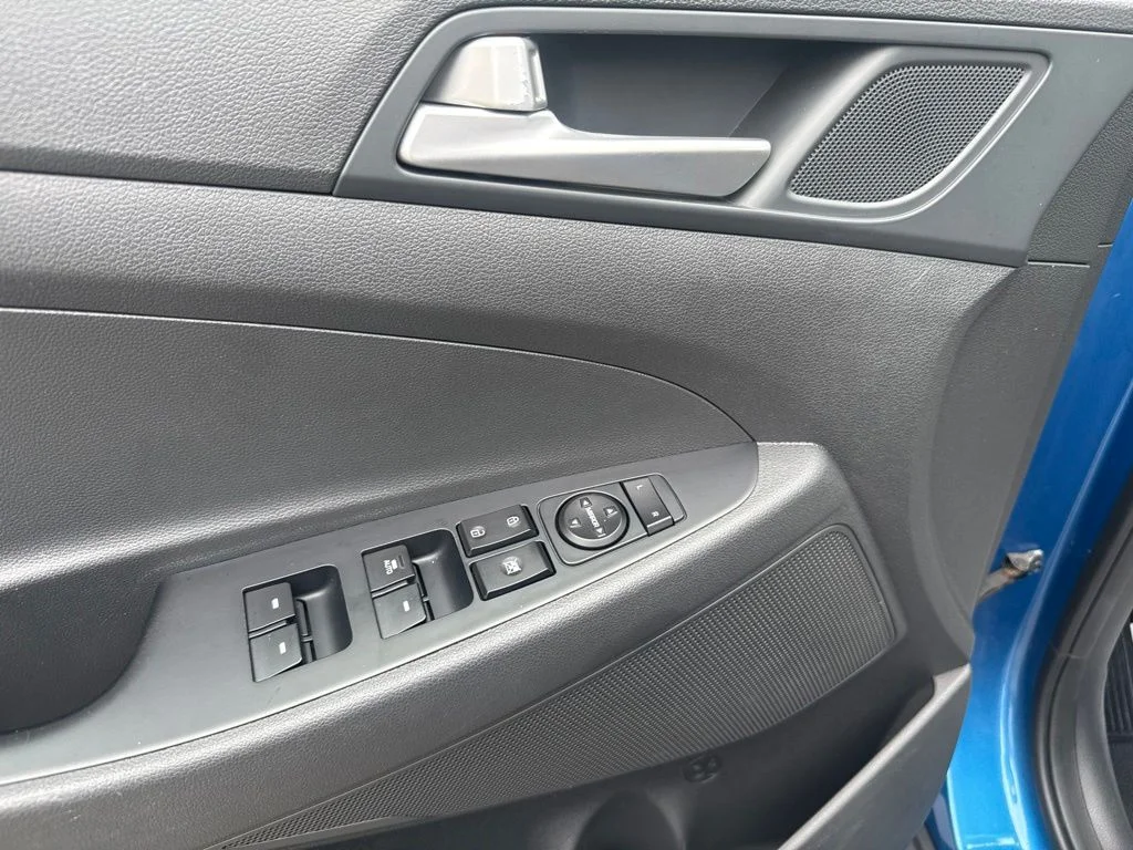 Used 2020 Aqua Blue Hyundai Value image 14