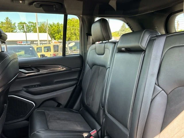 Used 2022 Gray Jeep Altitude image 17
