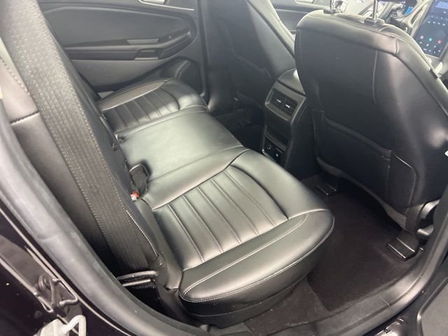 Used 2022 Agate Black Metallic Ford SEL image 21