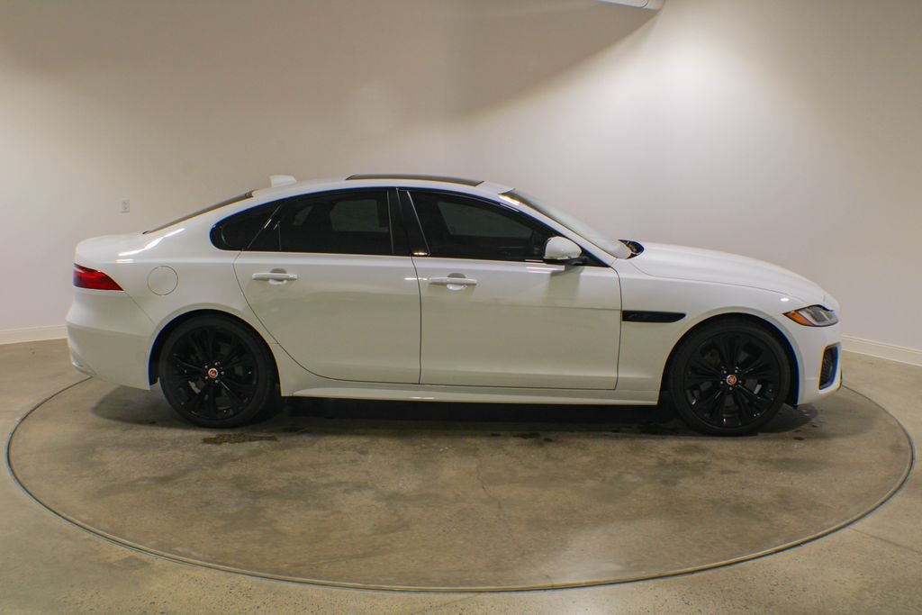 Used 2022 Fuji White Jaguar R-Dynamic SE image 7