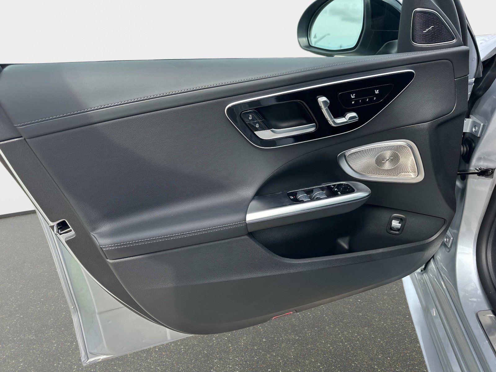 2025 Mercedes-Benz C-Class Sedan C 300 - Photo 16