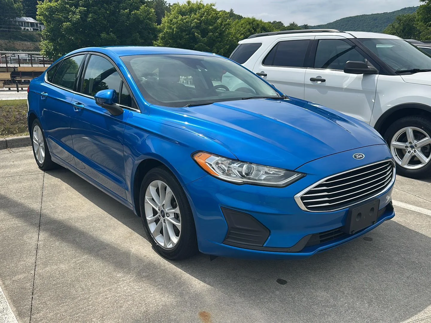 2020 Ford Fusion SE's photo