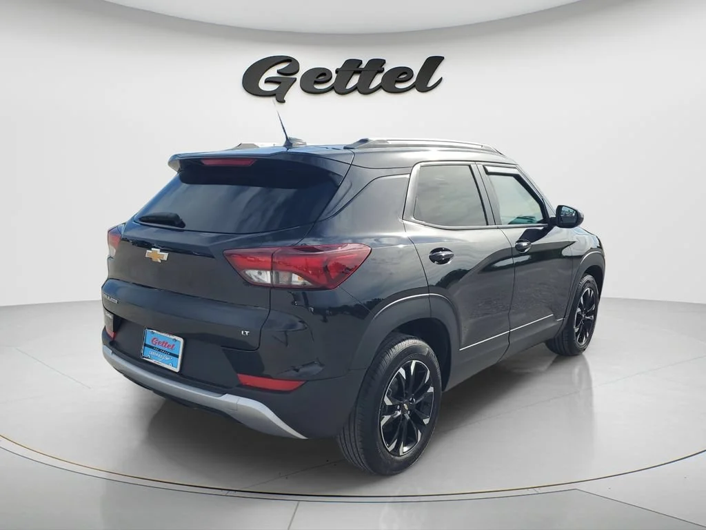 Used 2023 Mosaic Black Metallic Chevrolet LT image 5