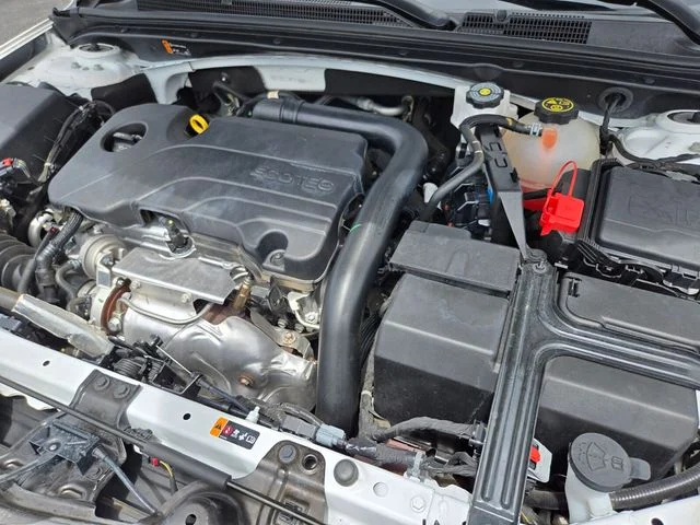 Used 2023 White Chevrolet LT image 23