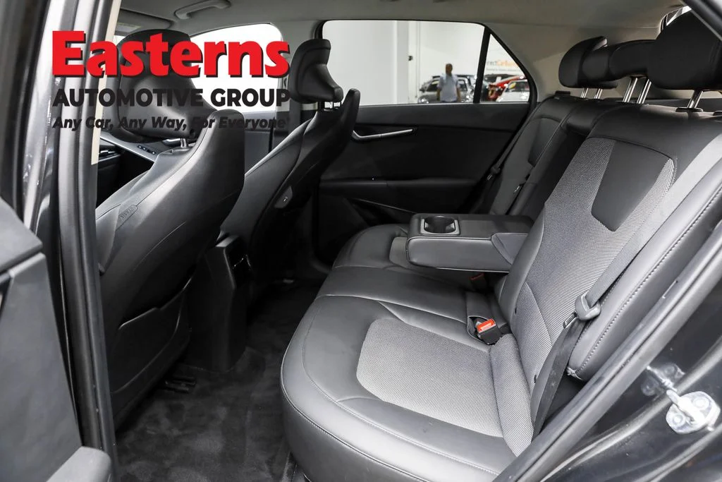 Used 2024 Gray Kia Wind image 21