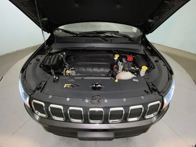 Used 2022 Gray Jeep Latitude Lux image 24