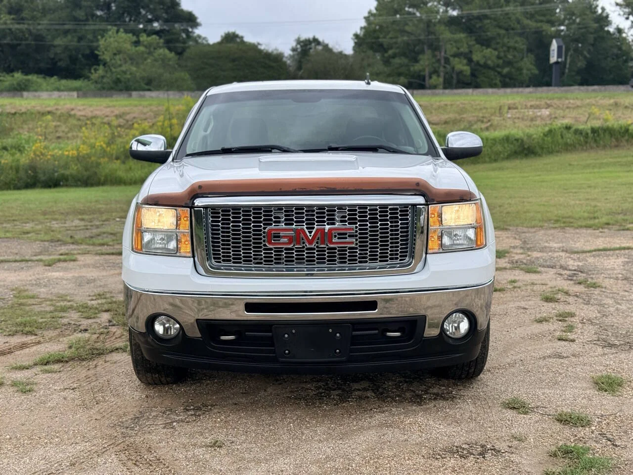 Used 2011 White GMC SLE 4x2 4dr Crew Cab 5.8 ft. SB image 8