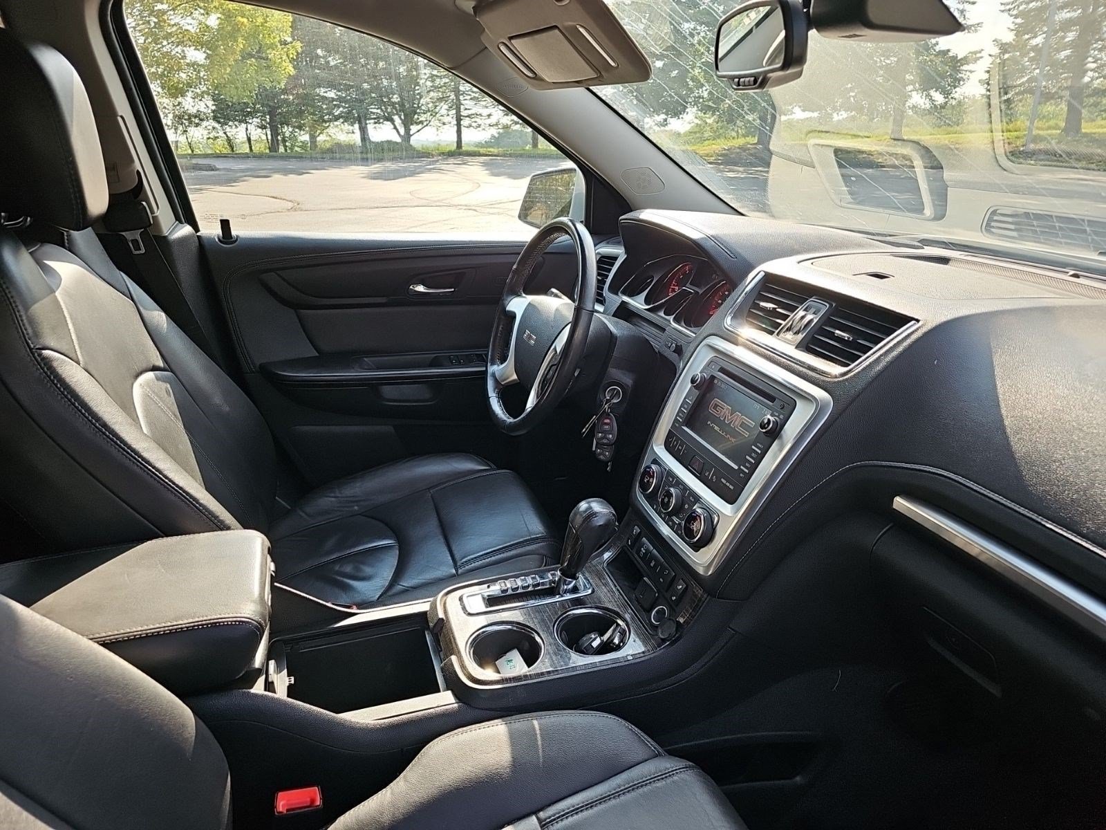 Used 2017 Quicksilver Metallic GMC Limited image 9