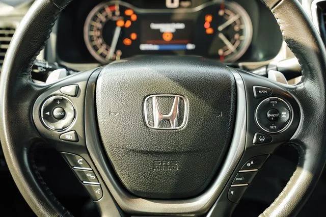 Used 2023  Honda RTL image 9
