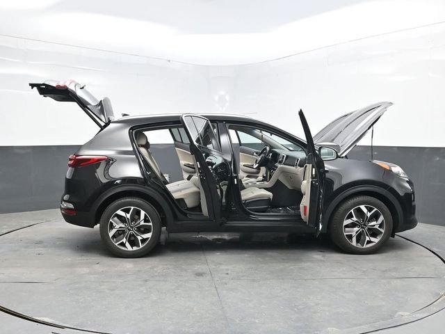 Used 2020 Red Kia EX image 40