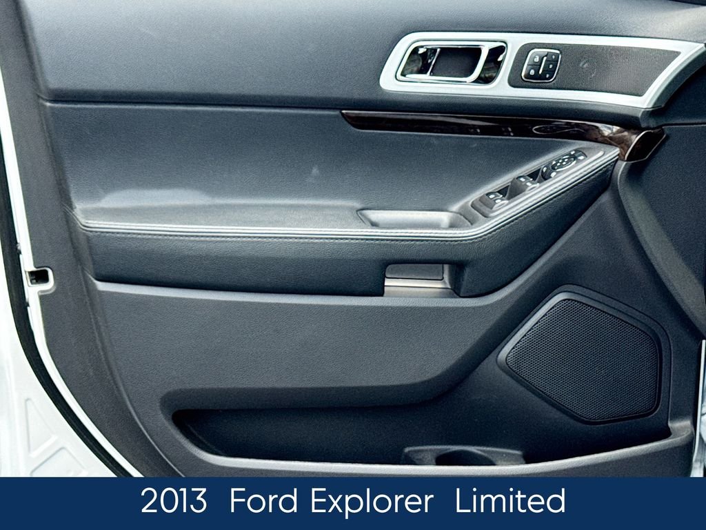 Used 2013 White Ford Limited image 17