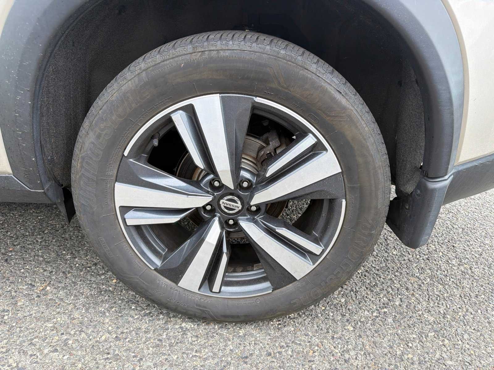Used 2021 Champagne Silver Metallic Nissan SL image 22