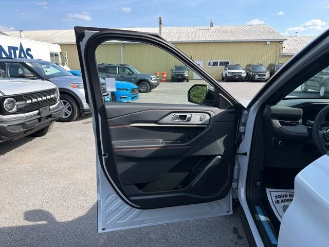 New 2026 Space White Metallic Ford ST-Line image 13