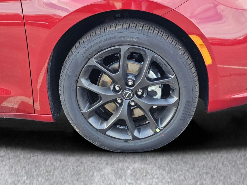 New 2026 Red Hot Pearl-Coat Exterior Paint Chrysler Select image 6