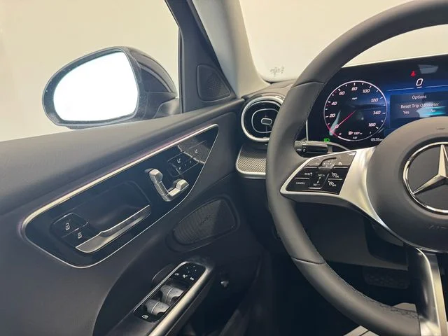 New 2026  Mercedes-Benz C 300 image 23