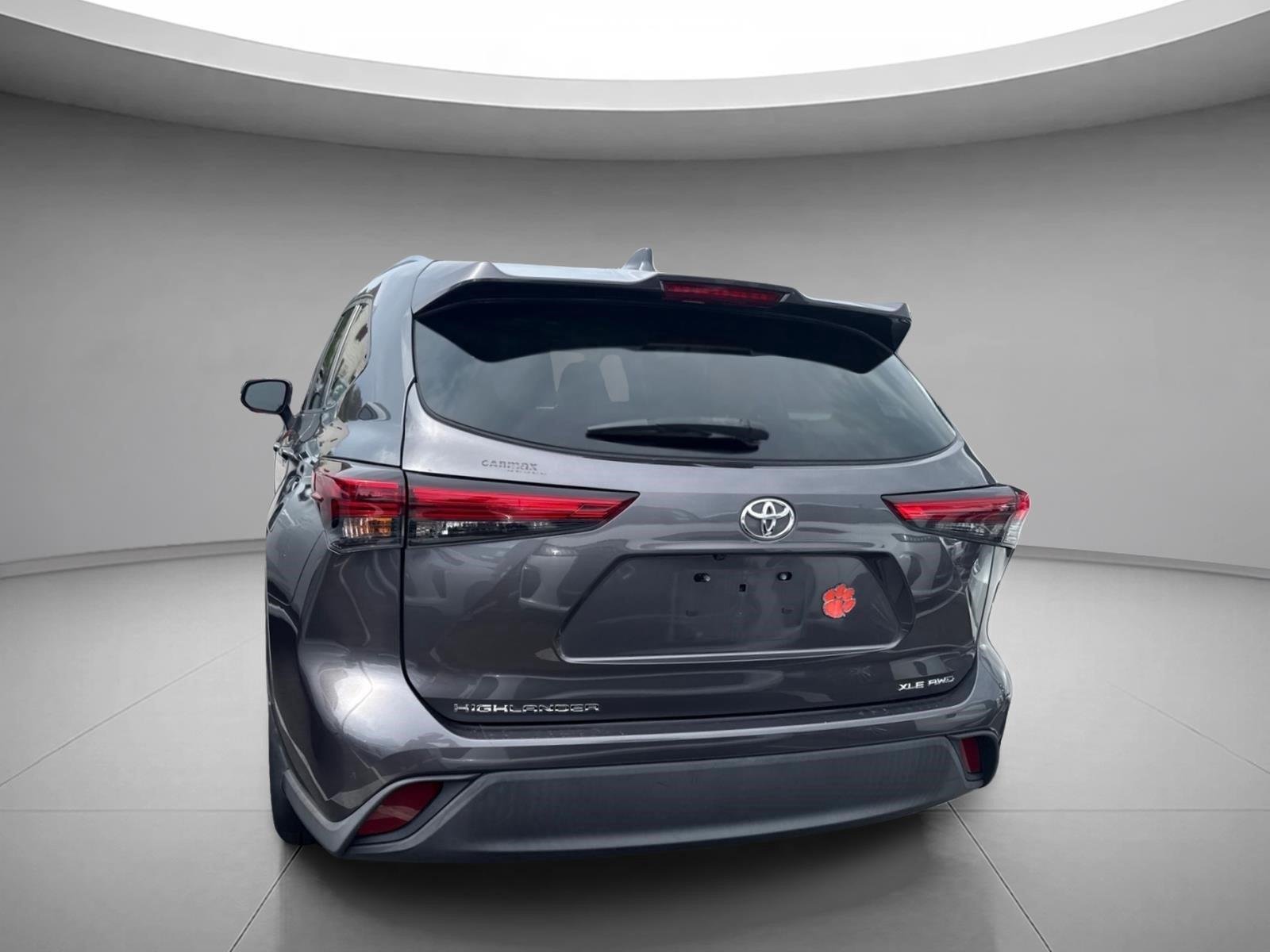 Used 2021 Magnetic Gray Metallic Toyota XLE image 10