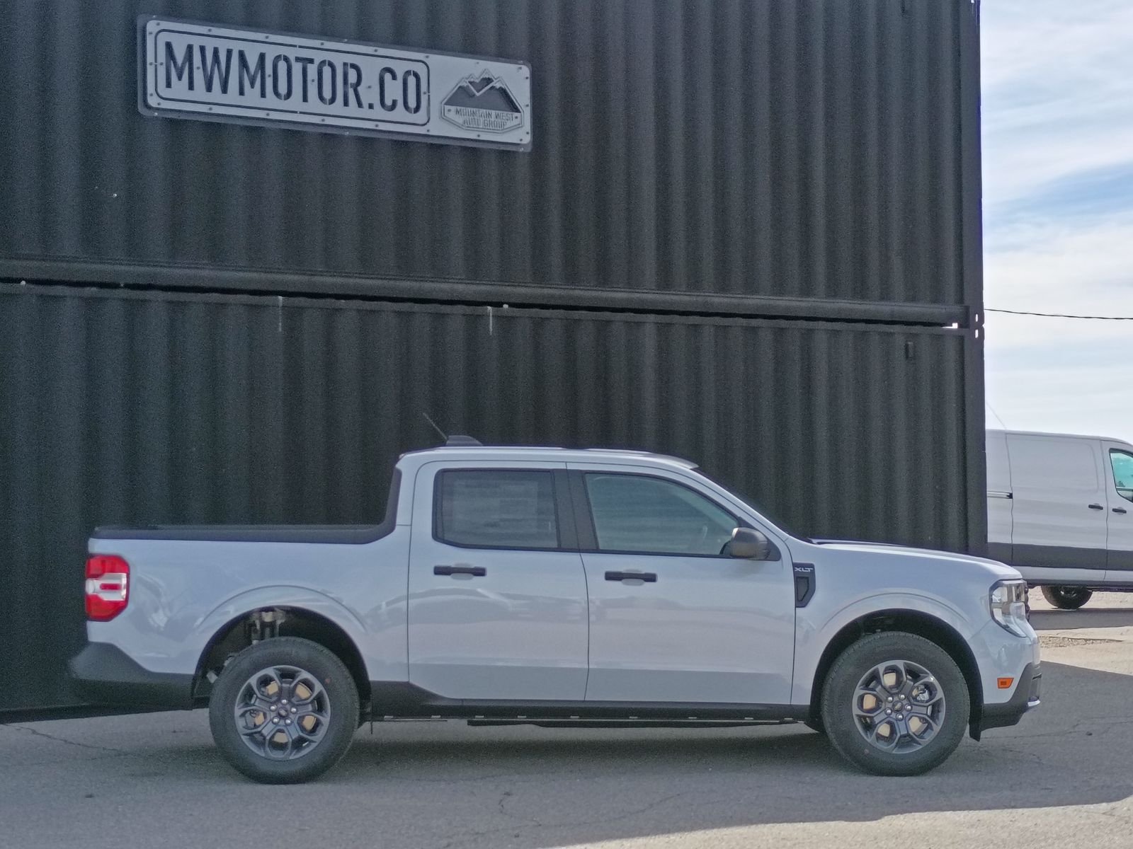 View vehicle photo 6
