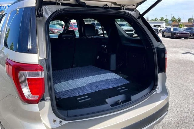 Used 2017 Gold Ford XLT image 33