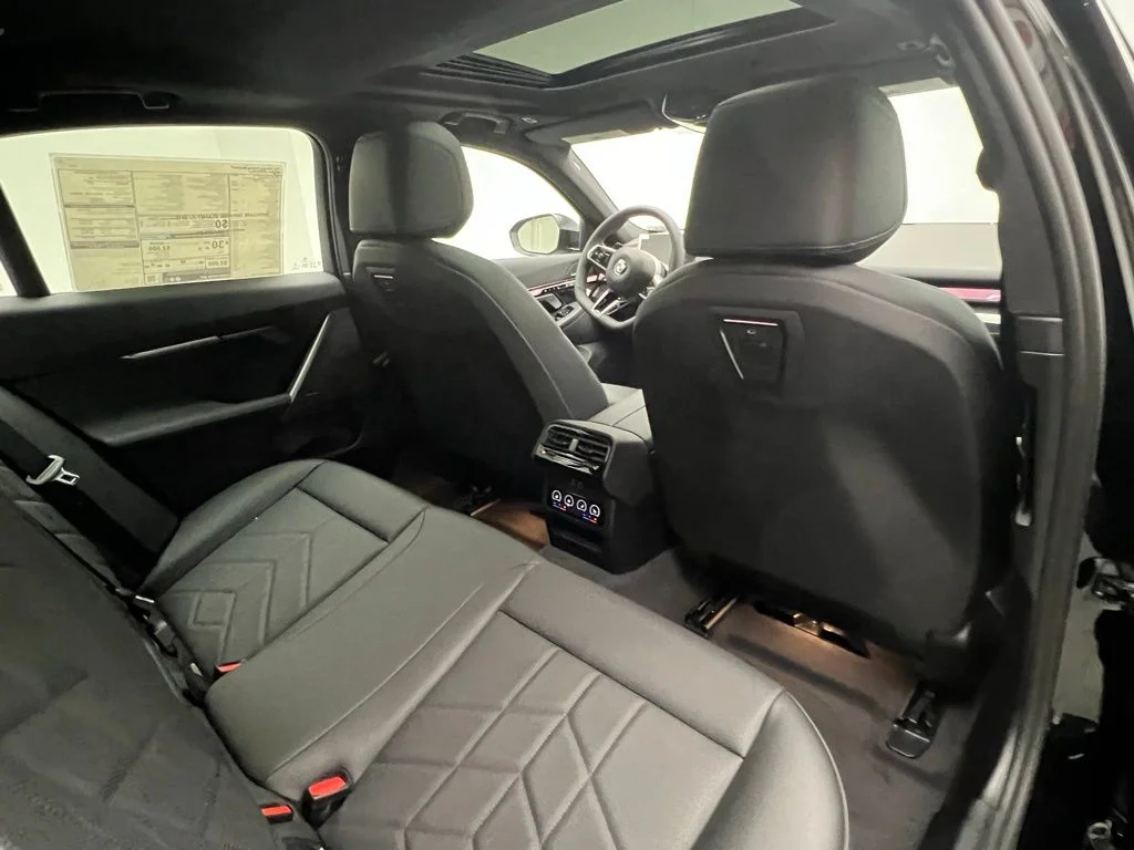 New 2027 Black Sapphire Metallic BMW 530i xDrive image 8