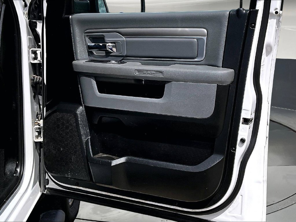 Used 2020 White Ram Warlock image 31