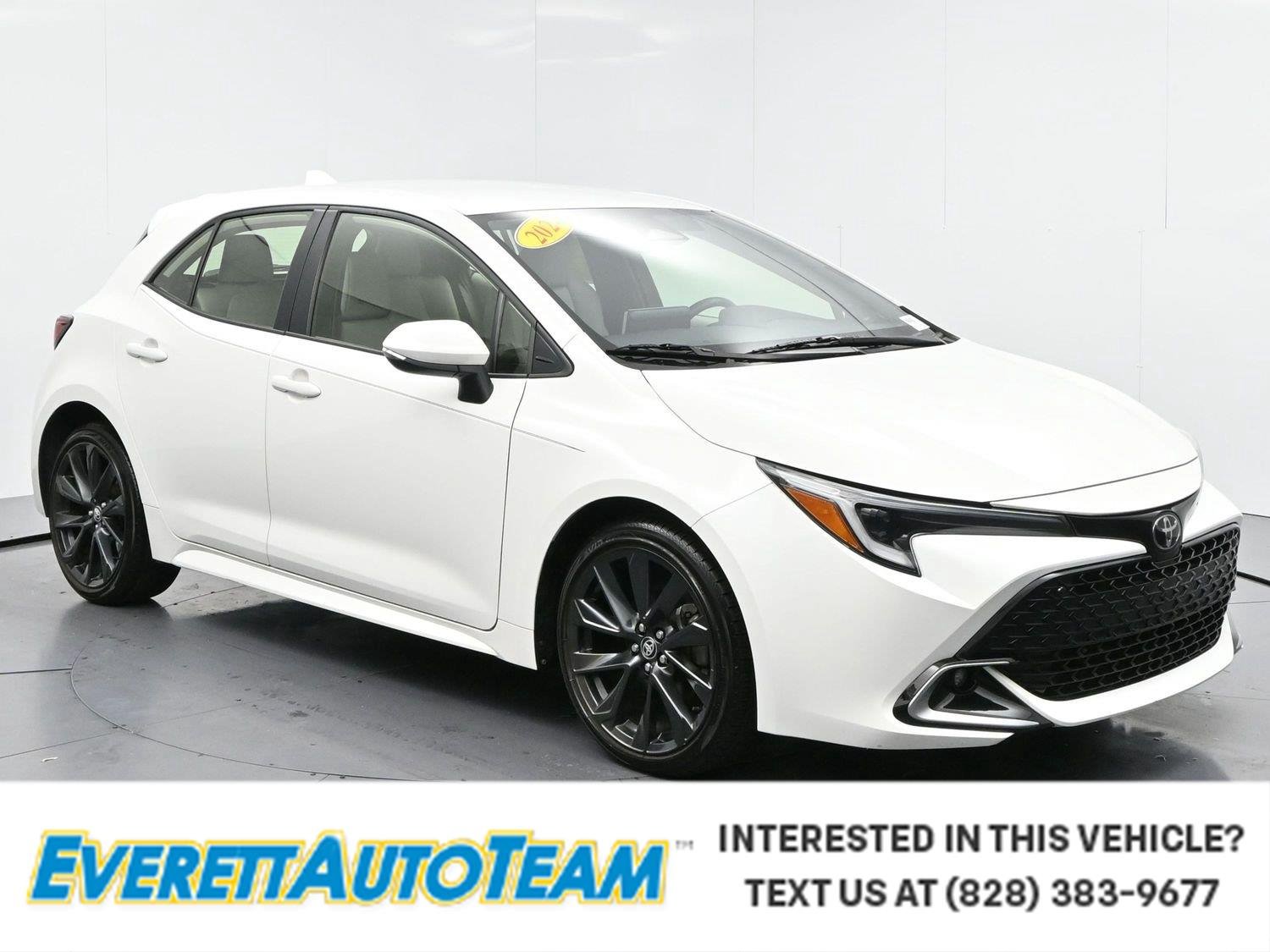 Used 2024 Ice Cap Toyota XSE image 1