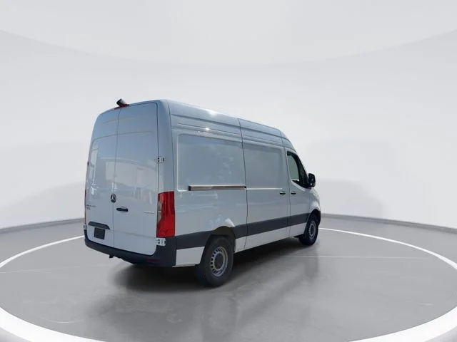 Used 2025 White Mercedes-Benz Cargo 144 WB image 8