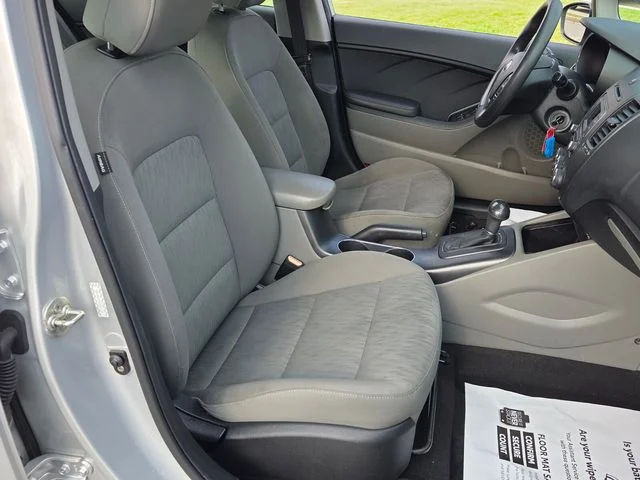 Used 2015 Silver Kia LX image 14
