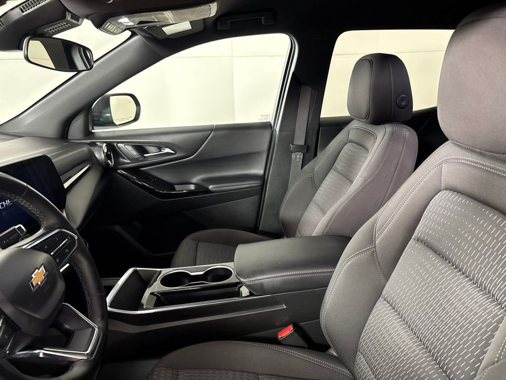 Used 2025 Gray Chevrolet LT image 26