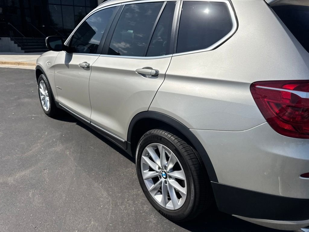 Used 2013 Silver BMW xDrive28i image 3