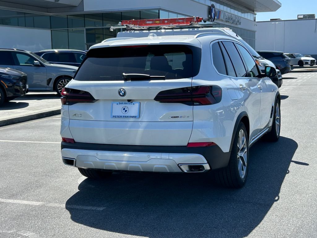 New 2026 Mineral White Metallic BMW xDrive50e image 5