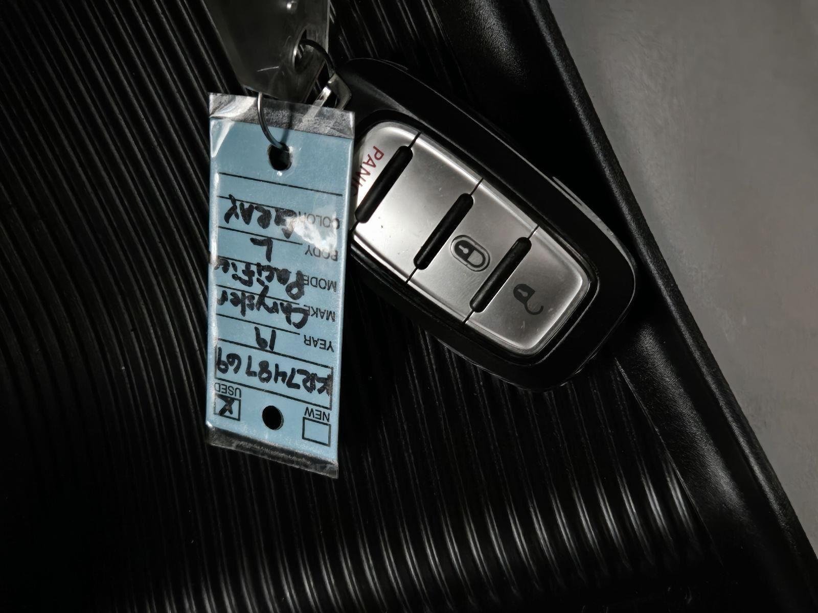 Used 2019 GRAY CHRYSLER L image 54