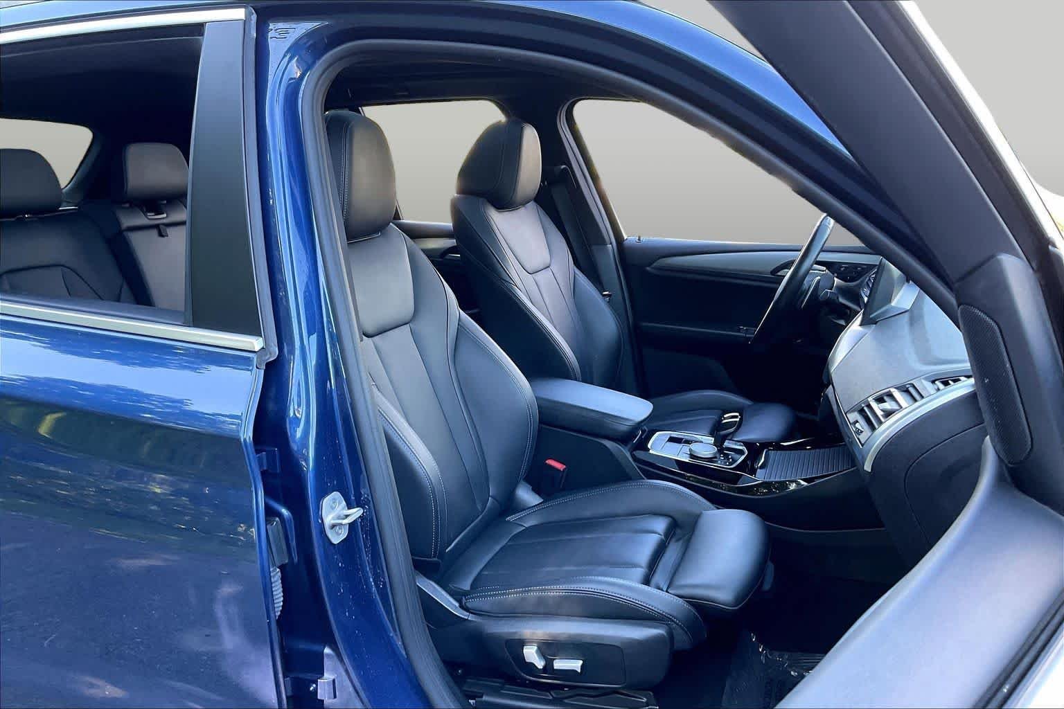 Used 2022 Phytonic Blue Metallic BMW xDrive30i image 8