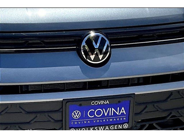 New 2026 Platinum Gray Metallic Volkswagen 1.5T S image 31