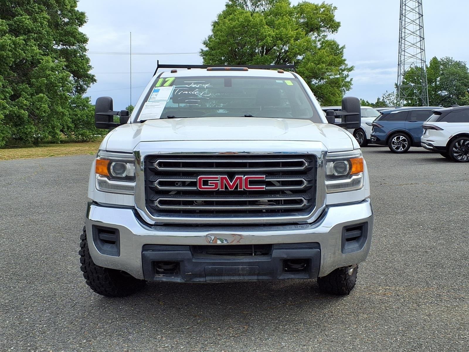 Used 2017 Summit White GMC  image 8