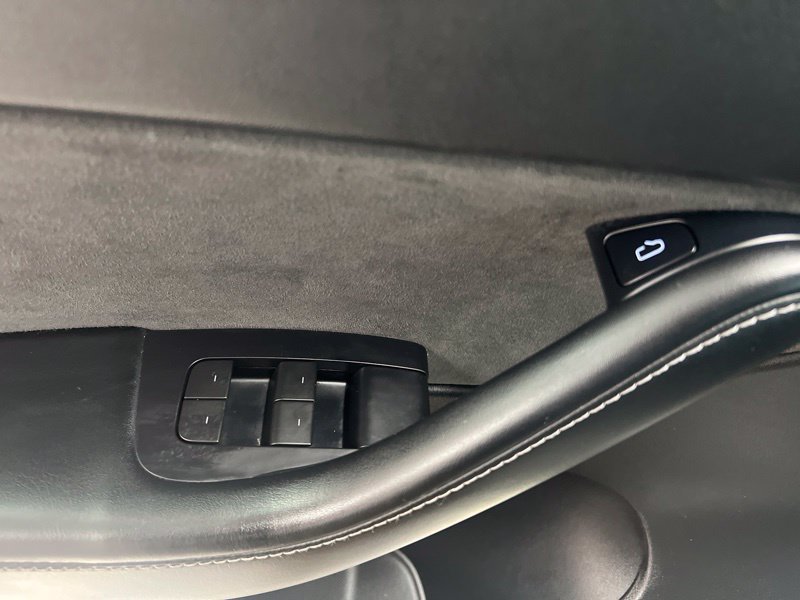 Used 2022  Tesla Long Range image 21