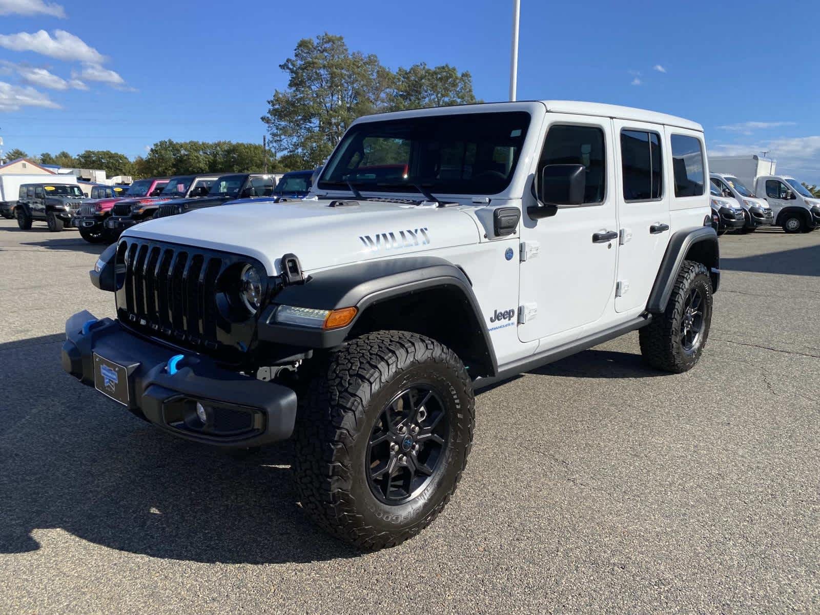 Certified Used 2024 Bright White Clearcoat Jeep Willys image 9