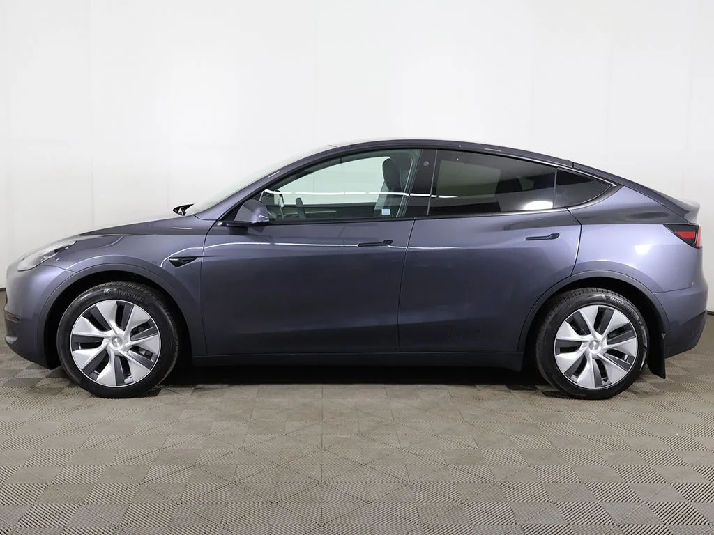 Used 2023 Deep Blue Metallic Tesla Long Range image 18