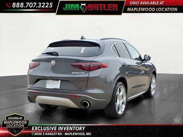 Used 2023  Alfa Romeo Lusso image 4