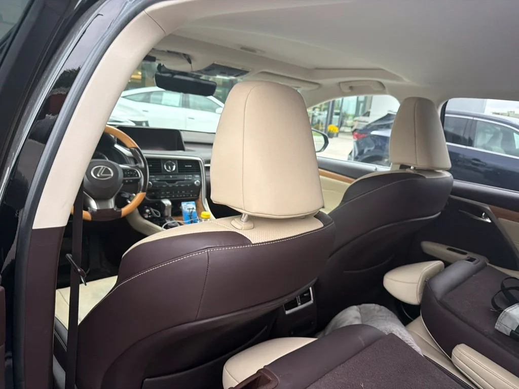 Used 2019 Obsidian Lexus 350L Luxury image 12