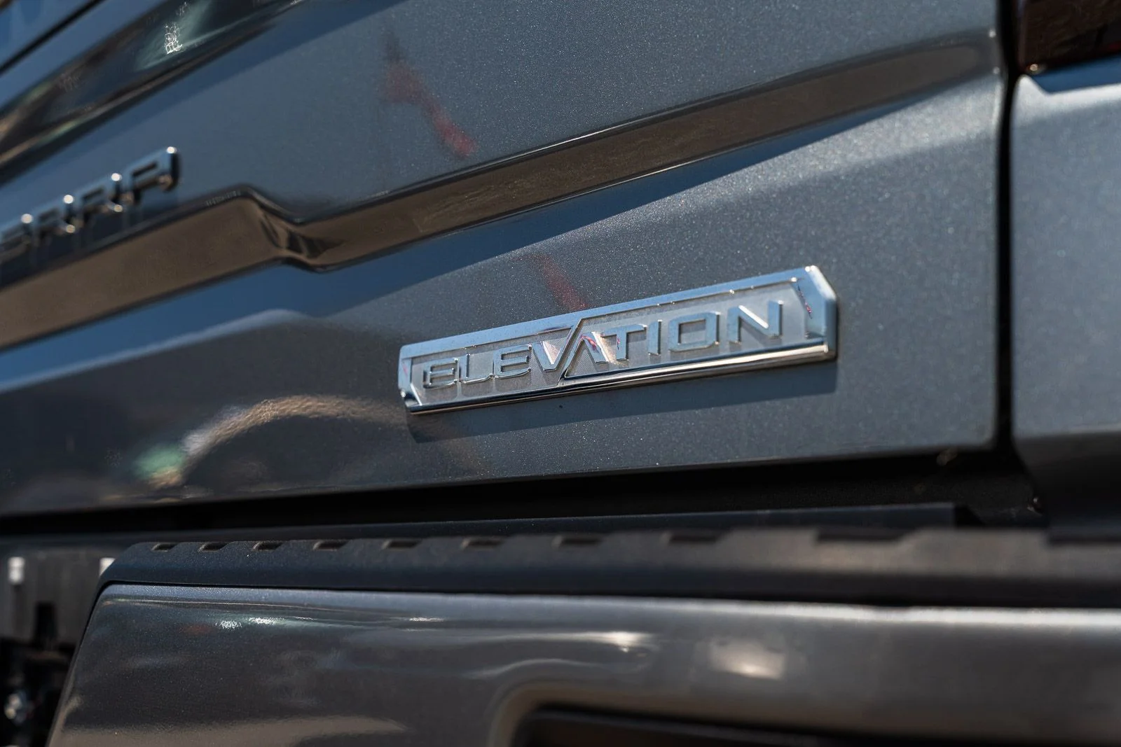 Used 2023 Silver GMC Elevation image 18