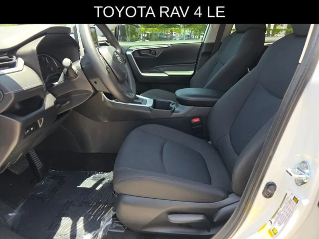 2025 Toyota RAV4 LE - Photo 23
