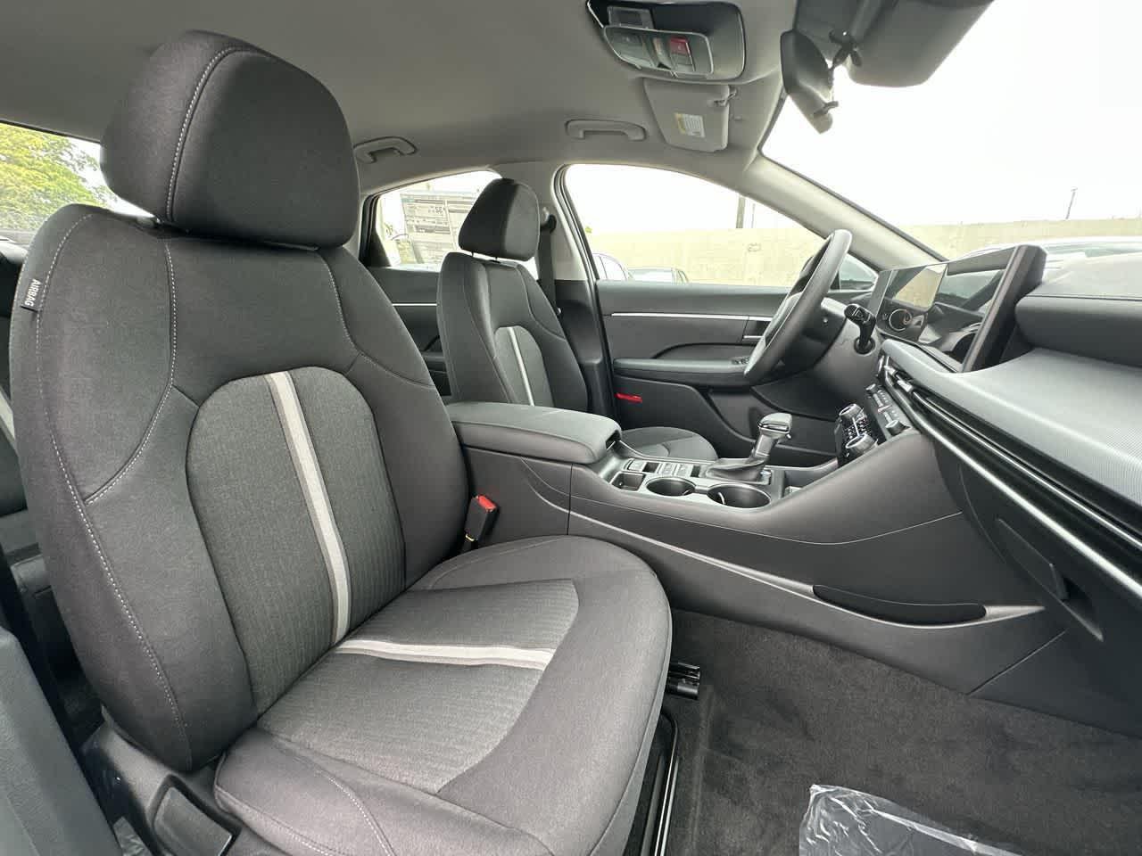 New 2026 Aero Silver Hyundai SE image 56