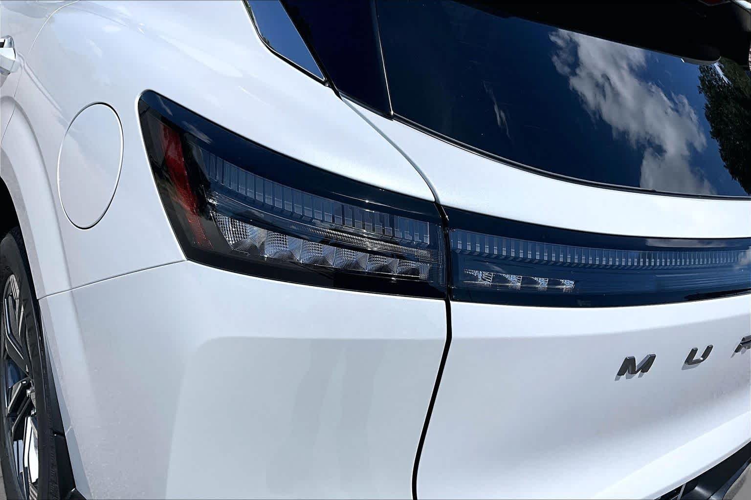 New 2026 Everest White Pearl TriCoat Nissan SL image 12