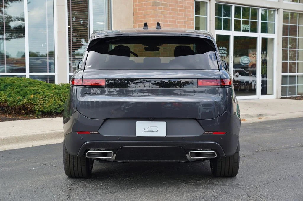 New 2026 Carpathian Grey Land Rover SE image 5